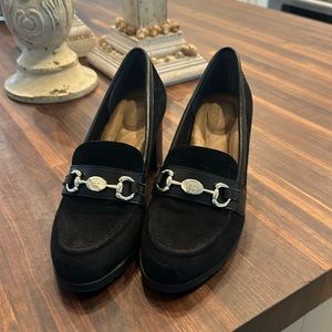 Worn once! Gianna Bini suede loafer heels